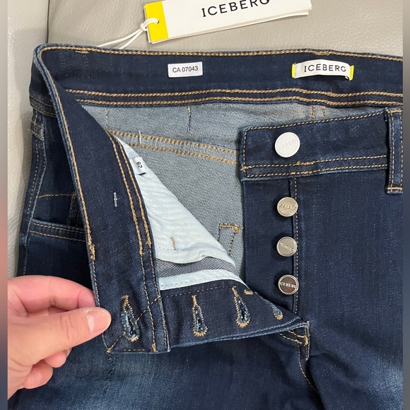 NWT-Iceberg x Disney Mickey Mouse Women’s Distressed Boyfriend Jeans - Size 28 - Picture 4 of 9